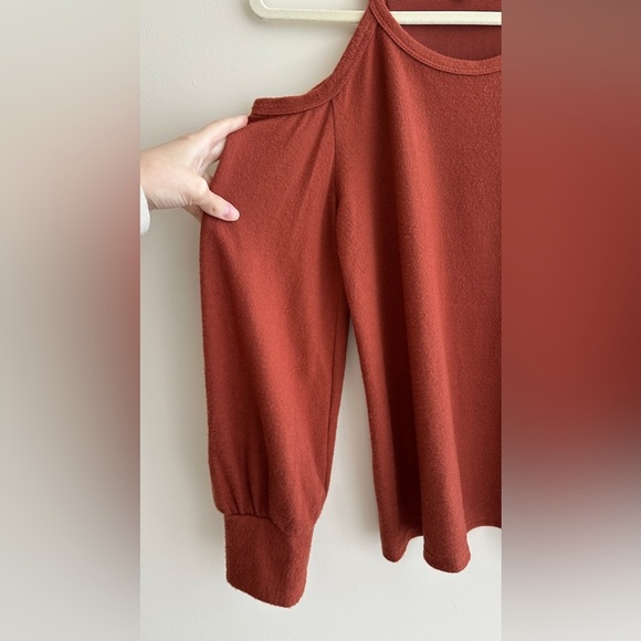 Green Envelope Terracotta/Sienna Orange Cold Shoulder Soft Blouse, Medium - Picture 4 of 14